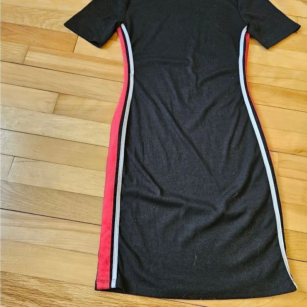 Divided Form Fitting Dress - Picture 5 of 9